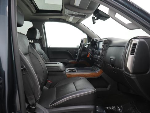 Used 2018 Chevrolet Silverado 1500 High Country AWD/4WD image 13