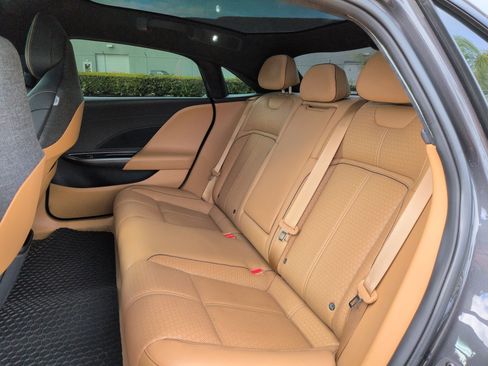 Used 2022 Lucid Air Grand Touring image 31