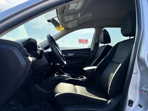 Used 2018 Nissan Rogue SV AWD/4WD image 21