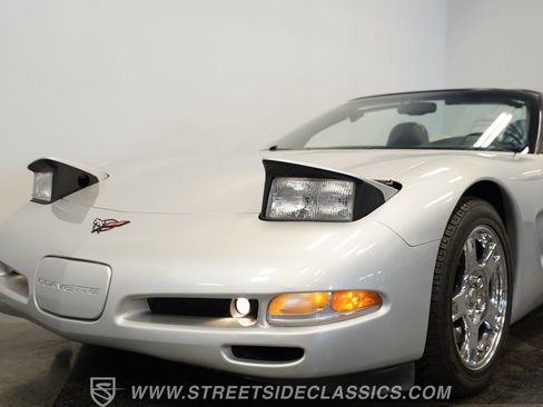Used 1998 Chevrolet Corvette Convertible w/ Performance Handling Pkg RWD image 23
