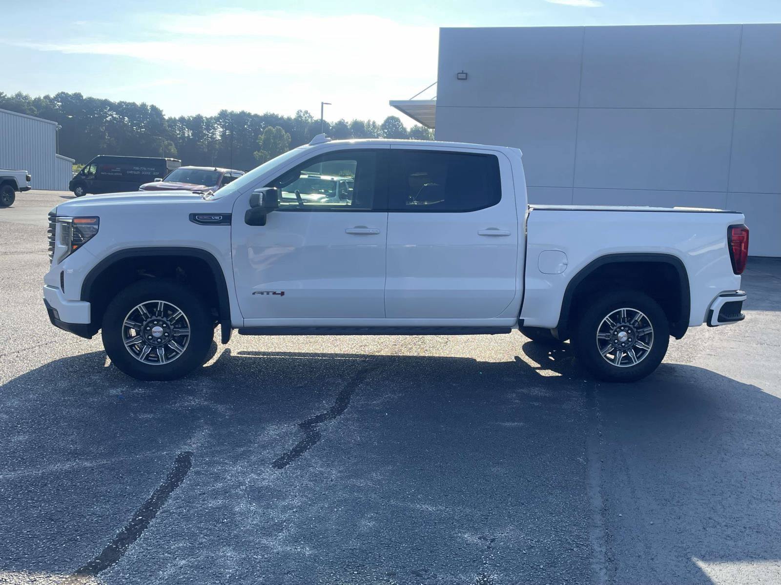 Certified 2024 GMC Sierra 1500 AT4 w/ Technology Package AWD/4WD image 8