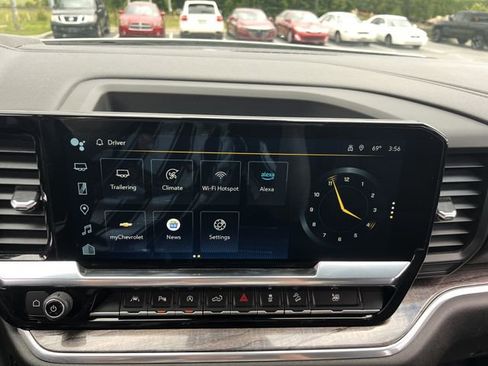 Used 2022 Chevrolet Silverado 1500 LTZ w/ Z71 Off-Road Package AWD/4WD image 24