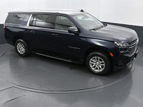 Used 2024 Chevrolet Suburban LT image 34
