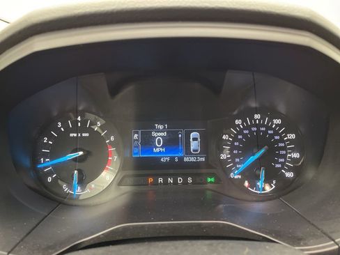 Used 2018 Ford Edge SE image 5