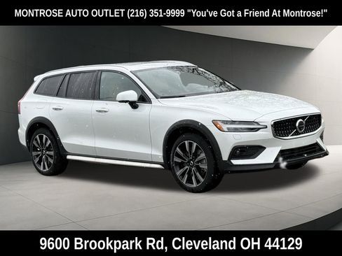New 2026 Volvo V60 B5 Cross Country Ultra w/ Protection Package Premier AWD/4WD image 7