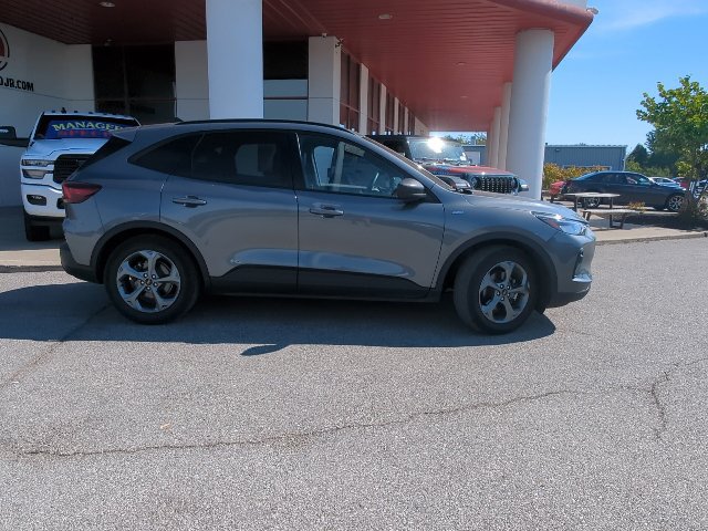 Used 2025 Ford Escape ST-Line FWD image 31
