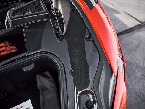 Used 2022 Ferrari SF90 Spider image 24