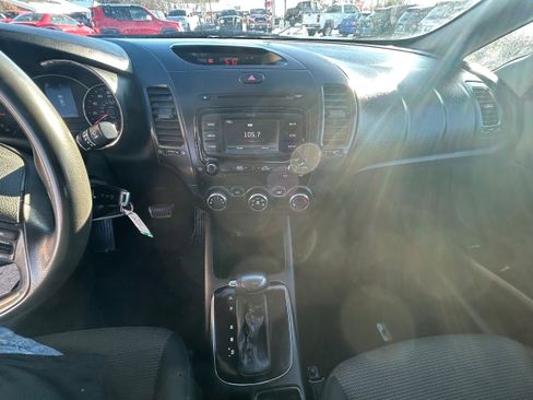 Used 2018 Kia Forte LX w/ LX Rear Camera Package image 9