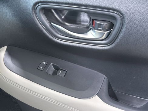 Used 2023 Honda HR-V LX image 38