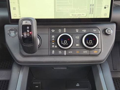 New 2026 Land Rover Defender 130 X-Dynamic SE AWD/4WD image 18