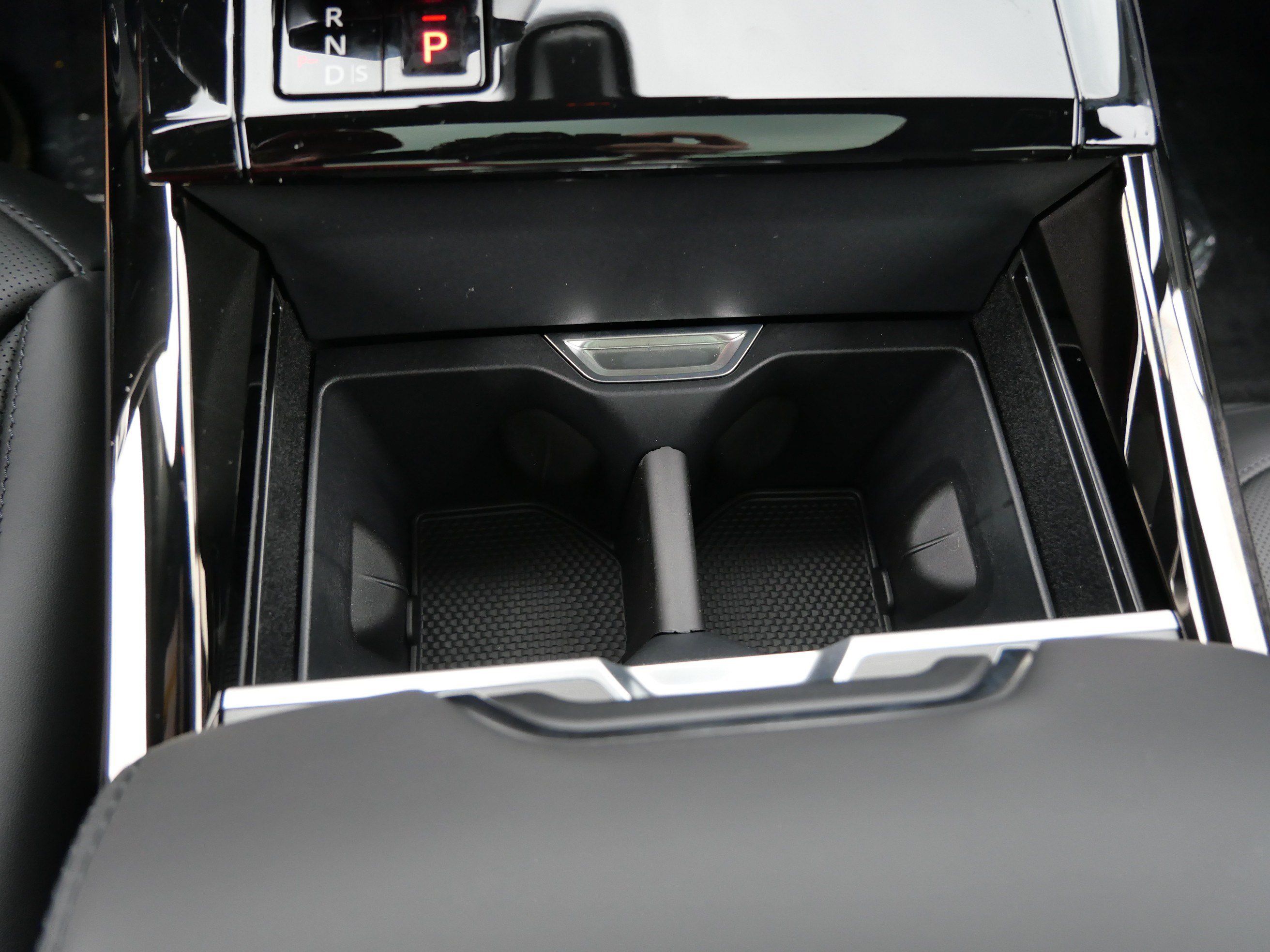 New 2026 Land Rover Range Rover Sport SE AWD/4WD image 6