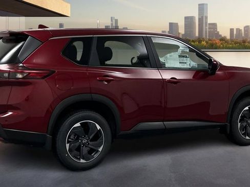 Used 2024 Nissan Rogue SV AWD/4WD image 5
