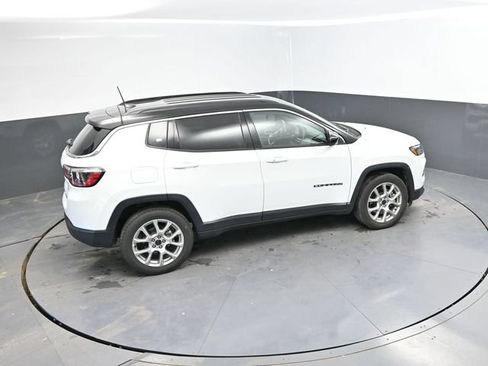 Used 2025 Jeep Compass Limited AWD/4WD image 32
