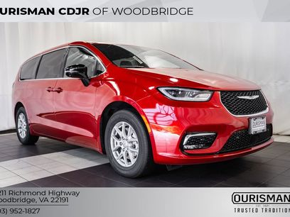 New 2026 Chrysler Pacifica Select