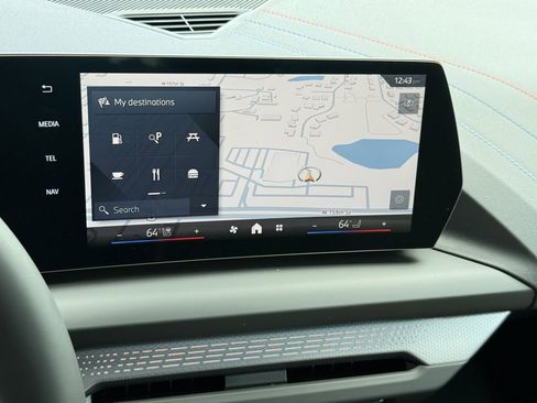 Used 2025 BMW 228i xDrive w/ Premium Package image 10