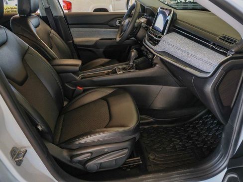 Used 2022 Jeep Compass Latitude image 32