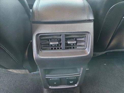 Used 2015 Ford Edge SEL w/ Equipment Group 201A FWD image 16