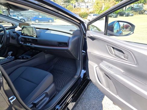 Used 2026 Toyota Prius Plug-In Hybrid image 10