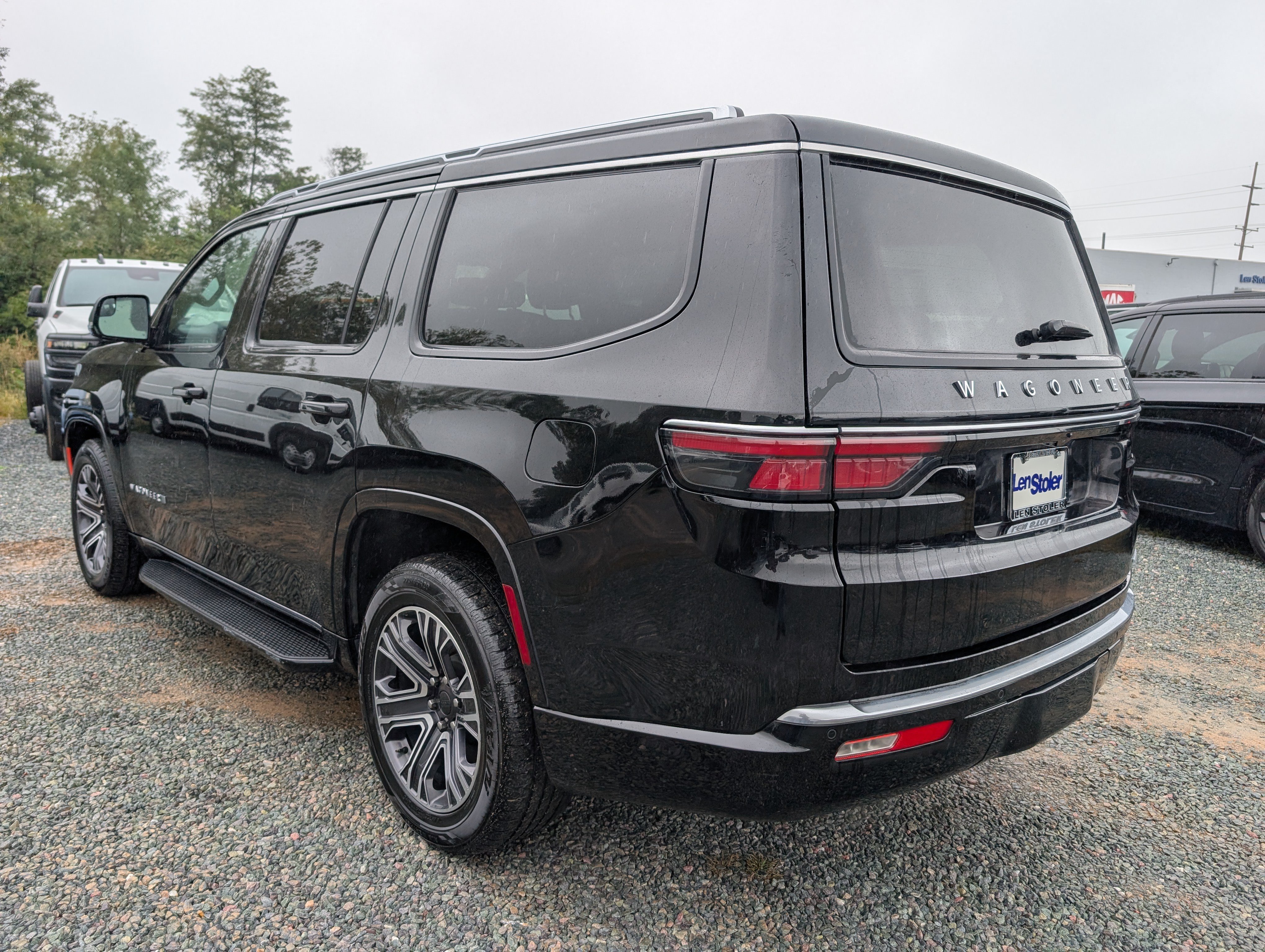 Used 2024 Jeep Wagoneer Series II w/ Flexible Seating Group AWD/4WD image 3