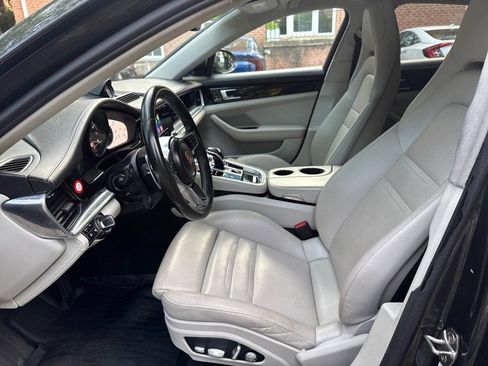 Used 2018 Porsche Panamera 4 AWD/4WD image 17