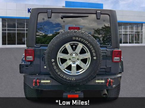Used 2016 Jeep Wrangler Unlimited Sahara w/ Connectivity Group AWD/4WD image 7