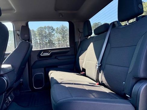 Used 2025 Chevrolet Silverado 2500 LT w/ Convenience Package image 28