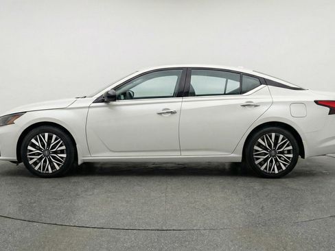 Used 2025 Nissan Altima 2.5 SV image 5