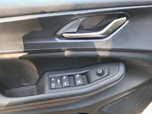 Used 2023 Jeep Grand Cherokee L Laredo image 29