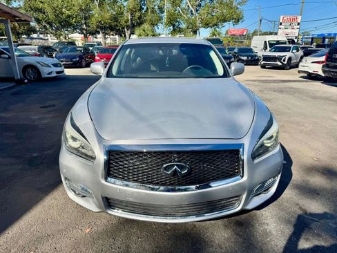 Used 2018 INFINITI Q70 Luxe image 15