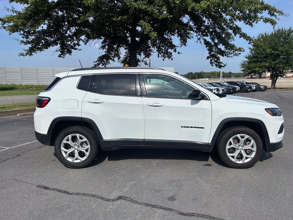 Used 2024 Jeep Compass Latitude AWD/4WD image 8