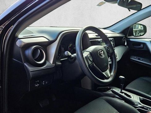 Used 2018 Toyota RAV4 LE image 11