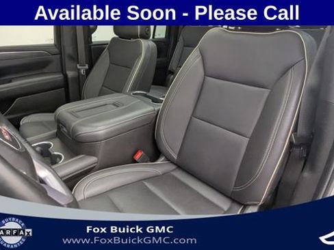 Certified 2023 GMC Yukon XL SLT w/ SLT Premium Package AWD/4WD image 30