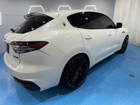 Used 2021 Maserati Levante Trofeo AWD/4WD image 7