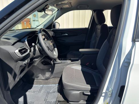 Used 2023 Chevrolet TrailBlazer LS FWD image 15
