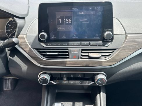 Used 2025 Nissan Altima 2.5 SV FWD image 28