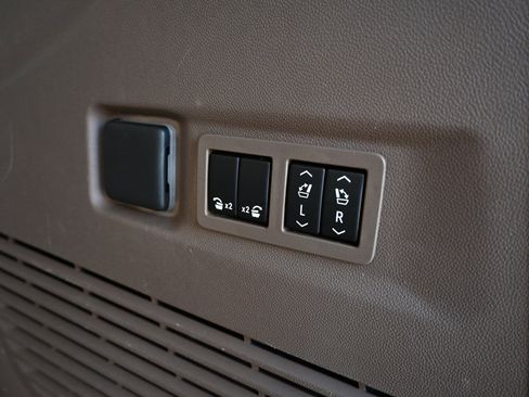 Used 2022 GMC Yukon XL Denali w/ Max Trailering Package image 15