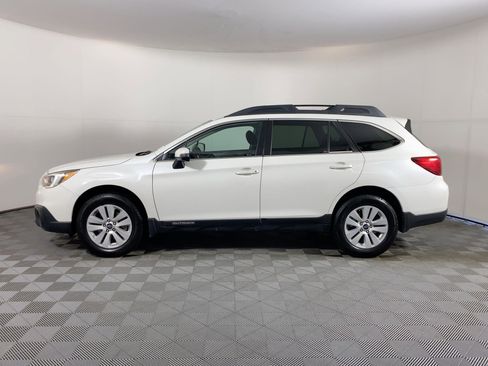 Used 2017 Subaru Outback 2.5i Premium image 2