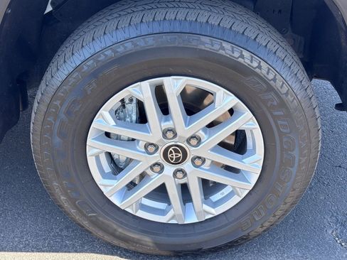 Used 2023 Toyota Tundra SR5 w/ SR5 Convenience Package AWD/4WD image 11