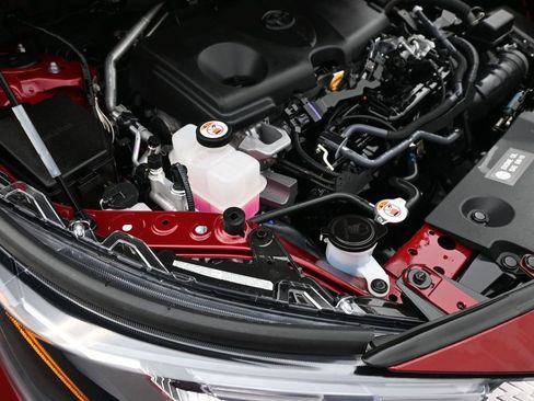 Used 2023 Toyota RAV4 XLE Premium image 31