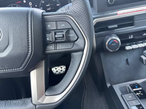 Used 2025 Toyota Tacoma TRD Sport AWD/4WD image 26