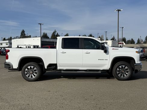 New 2026 Chevrolet Silverado 2500 LT image 6