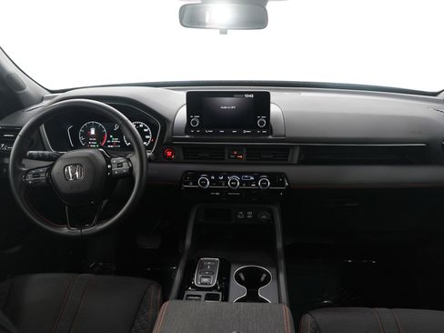 Used 2025 Honda Pilot Sport image 17