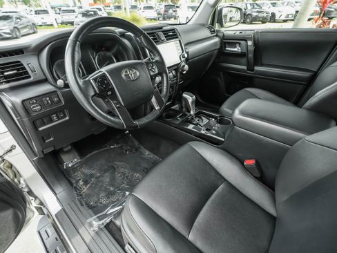 Used 2024 Toyota 4Runner TRD Off-Road Premium image 6