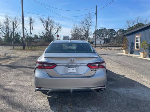 Used 2023 Toyota Camry SE FWD image 8