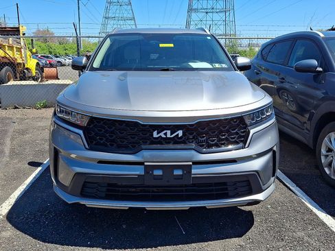 Used 2022 Kia Sorento S AWD/4WD image 2