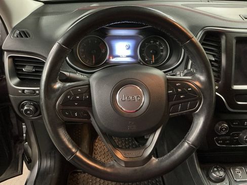 Used 2021 Jeep Cherokee Trailhawk w/ Sun & Sound Group image 14