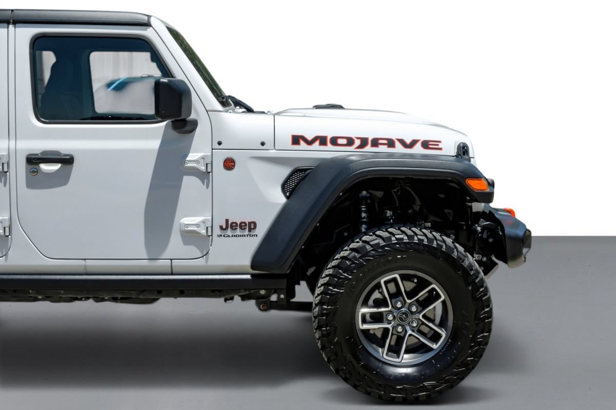 Used 2024 Jeep Gladiator Mojave w/ Convenience Group AWD/4WD image 7