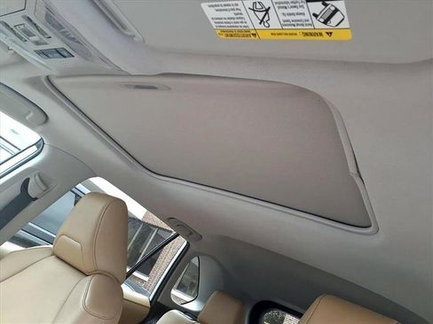 Used 2021 Toyota RAV4 XLE Premium w/ Carpet Mat Package (TMS) image 20