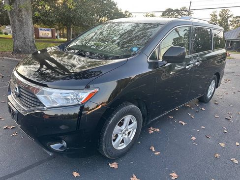 Used 2016 Nissan Quest SV FWD image 2