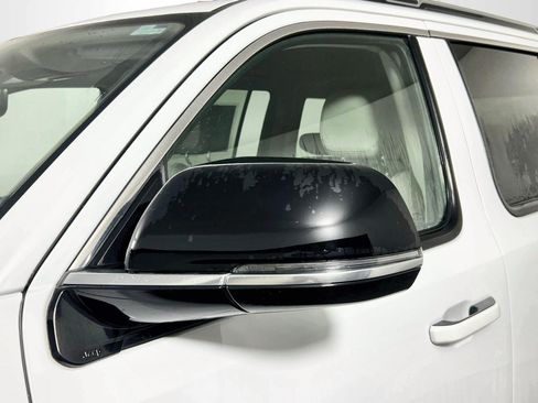 Used 2024 Jeep Wagoneer Series II w/ Flexible Seating Group RWD image 12